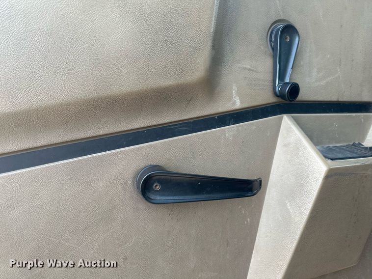 image for item DV0566 1995 International  2554 dump truck