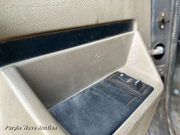 image for item DV0566 1995 International  2554 dump truck