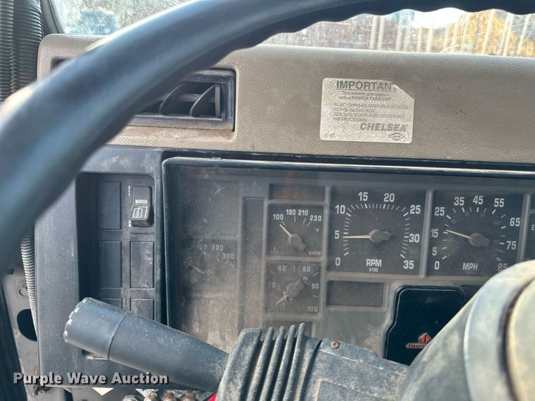 image for item DV0566 1995 International  2554 dump truck