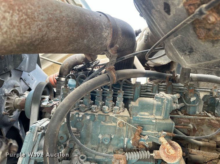 image for item DV0566 1995 International  2554 dump truck