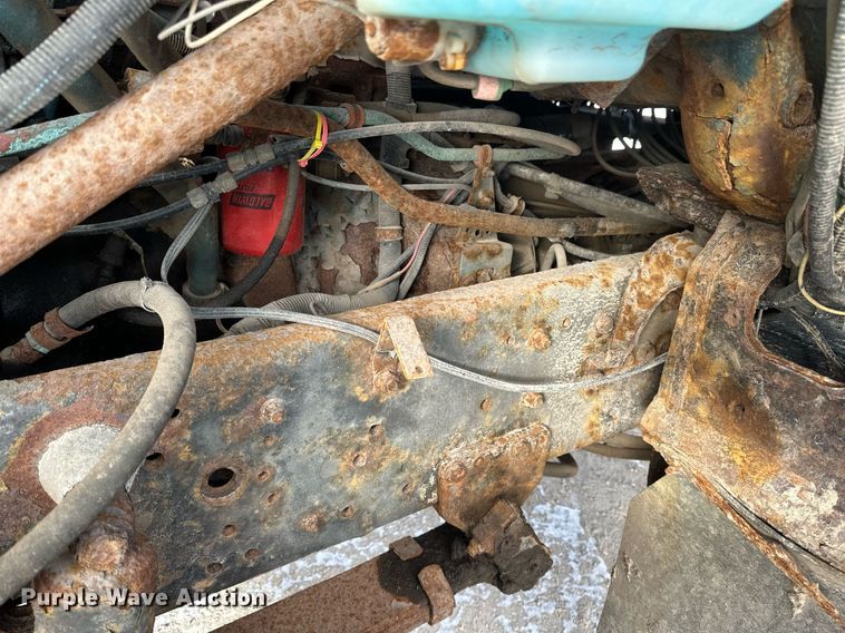 image for item DV0566 1995 International  2554 dump truck