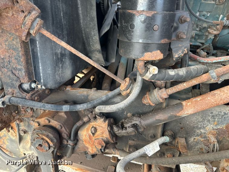 image for item DV0566 1995 International  2554 dump truck