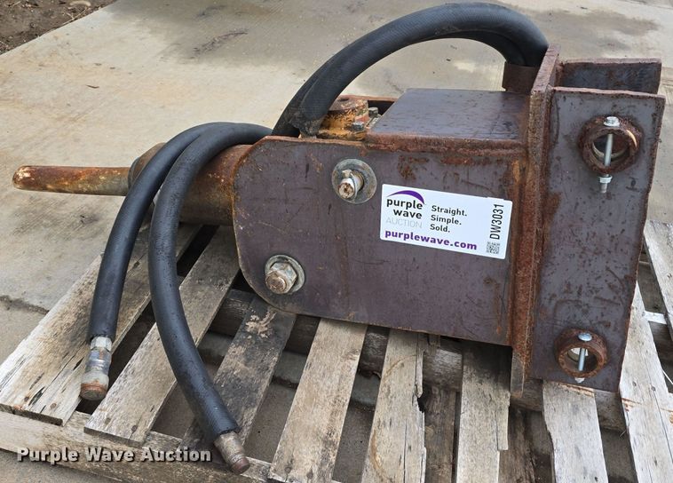 image for item DW3031 (2) excavator attachments