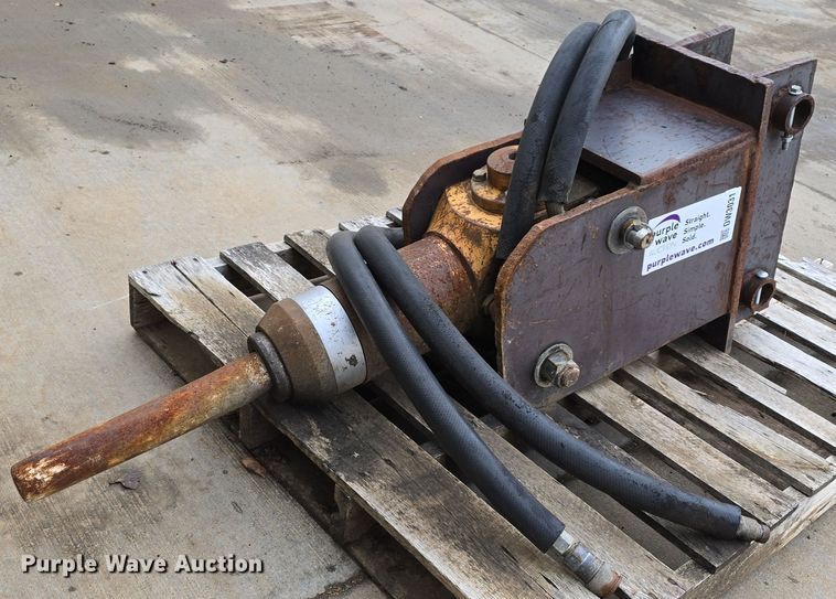 image for item DW3031 (2) excavator attachments