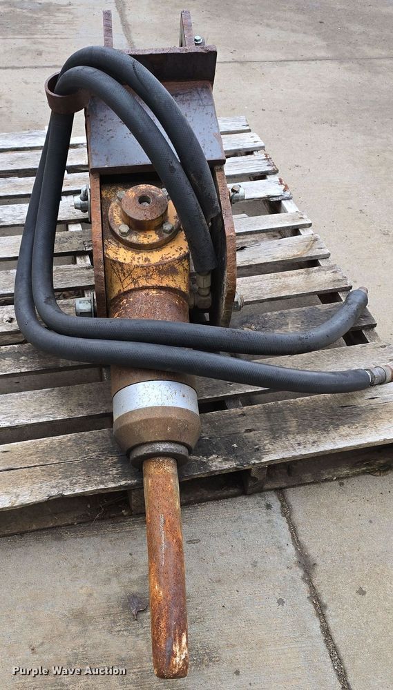 image for item DW3031 (2) excavator attachments