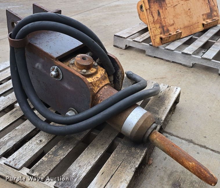 image for item DW3031 (2) excavator attachments