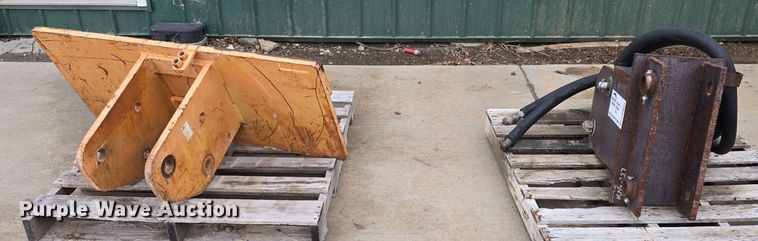 image for item DW3031 (2) excavator attachments