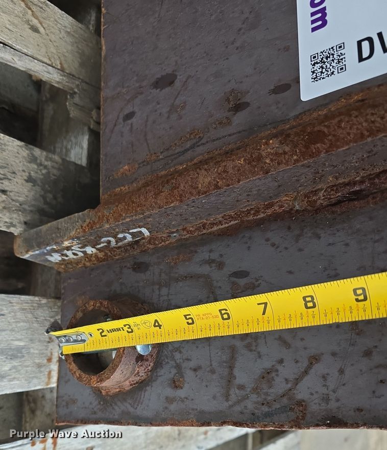 image for item DW3031 (2) excavator attachments