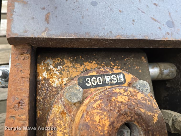 image for item DW3031 (2) excavator attachments