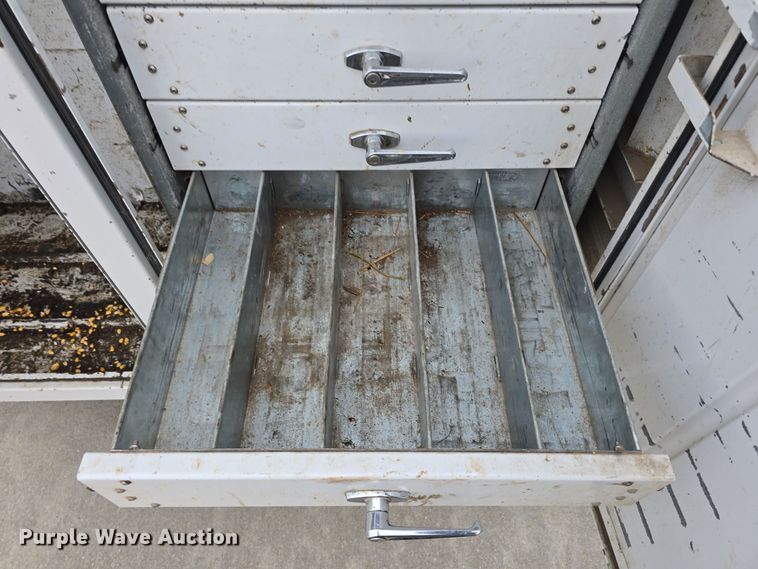 image for item DW3032 2017 Ford F550 Super Duty XL SuperCab utility / service truck