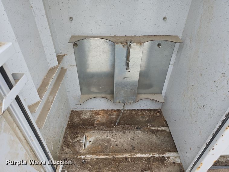 image for item DW3032 2017 Ford F550 Super Duty XL SuperCab utility / service truck