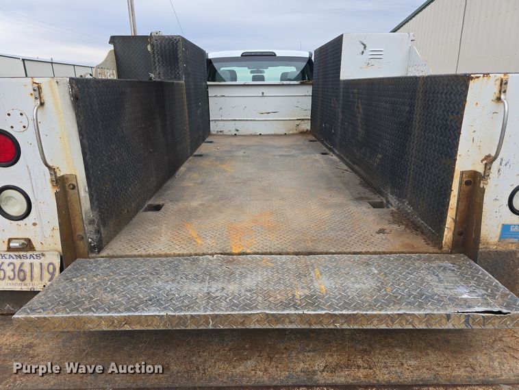 image for item DW3032 2017 Ford F550 Super Duty XL SuperCab utility / service truck