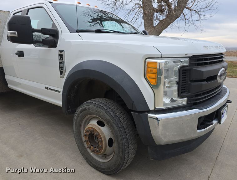image for item DW3032 2017 Ford F550 Super Duty XL SuperCab utility / service truck