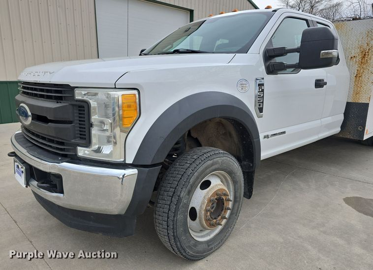 image for item DW3032 2017 Ford F550 Super Duty XL SuperCab utility / service truck