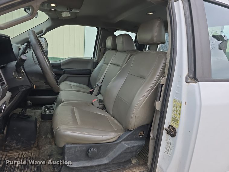 image for item DW3032 2017 Ford F550 Super Duty XL SuperCab utility / service truck