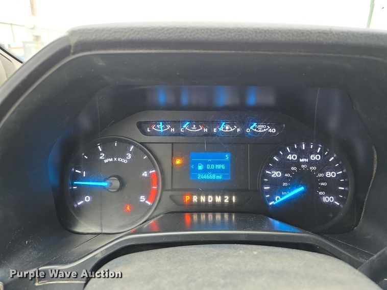 image for item DW3032 2017 Ford F550 Super Duty XL SuperCab utility / service truck