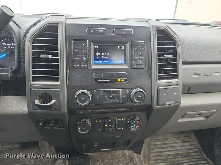 image for item DW3032 2017 Ford F550 Super Duty XL SuperCab utility / service truck