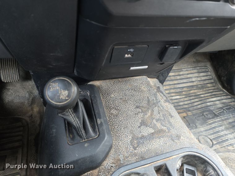 image for item DW3032 2017 Ford F550 Super Duty XL SuperCab utility / service truck