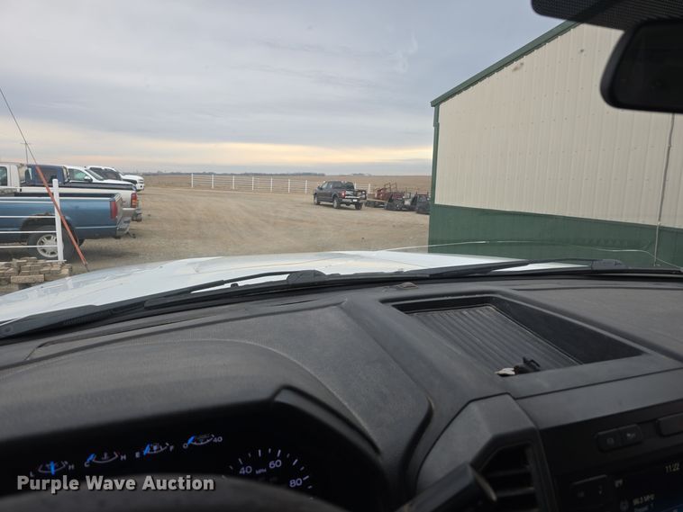 image for item DW3032 2017 Ford F550 Super Duty XL SuperCab utility / service truck