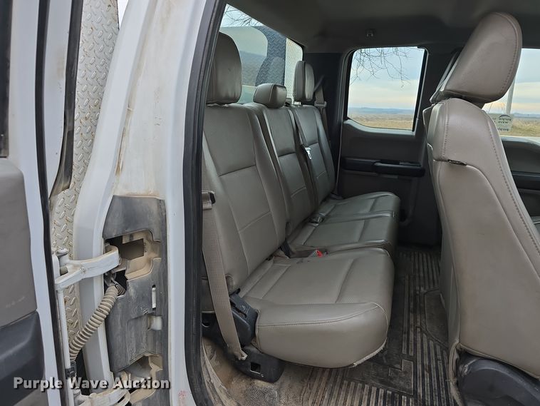 image for item DW3032 2017 Ford F550 Super Duty XL SuperCab utility / service truck