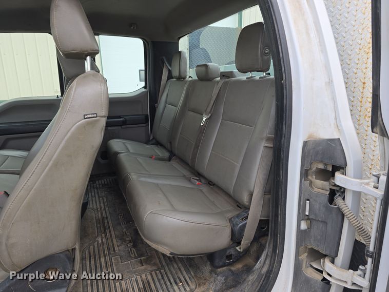 image for item DW3032 2017 Ford F550 Super Duty XL SuperCab utility / service truck