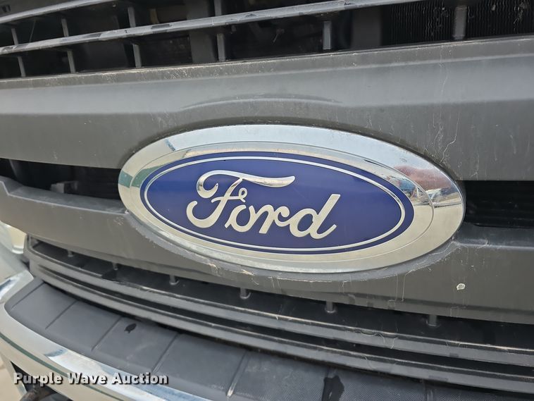 image for item DW3032 2017 Ford F550 Super Duty XL SuperCab utility / service truck