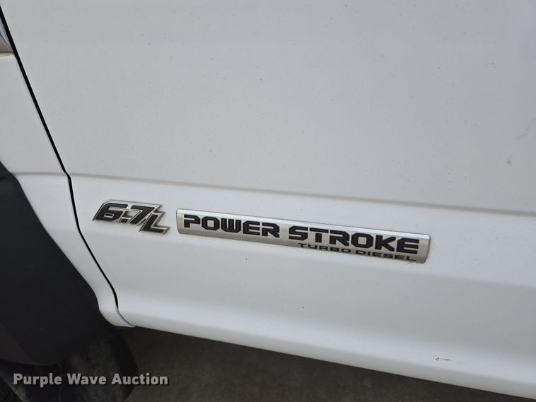 image for item DW3032 2017 Ford F550 Super Duty XL SuperCab utility / service truck