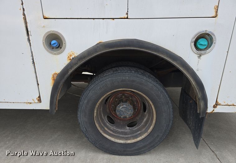 image for item DW3032 2017 Ford F550 Super Duty XL SuperCab utility / service truck