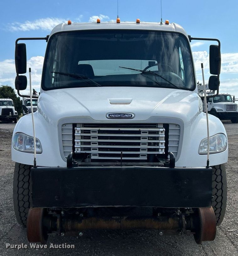 image for item EG1067 2007 Freightliner  Business Class M2 Crew Cab utility / service truck