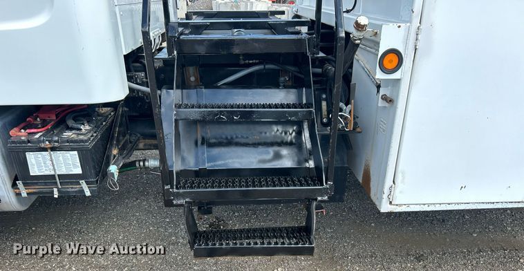 image for item EG1067 2007 Freightliner  Business Class M2 Crew Cab utility / service truck