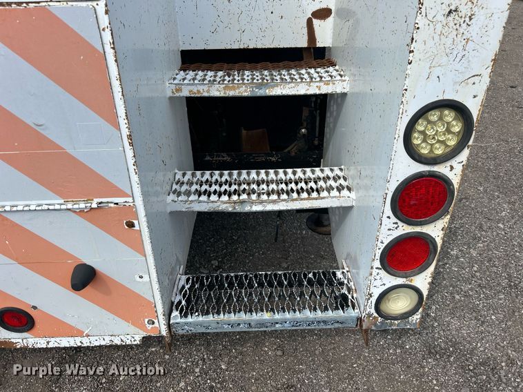 image for item EG1067 2007 Freightliner  Business Class M2 Crew Cab utility / service truck