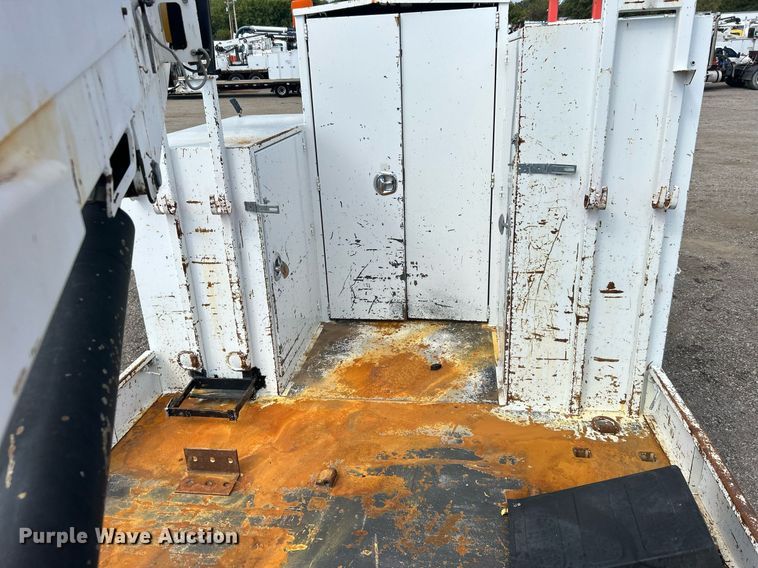 image for item EG1067 2007 Freightliner  Business Class M2 Crew Cab utility / service truck