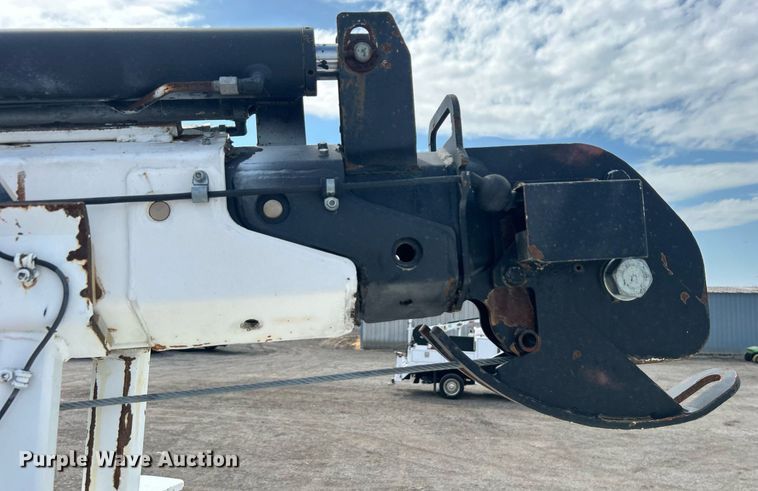 image for item EG1067 2007 Freightliner  Business Class M2 Crew Cab utility / service truck