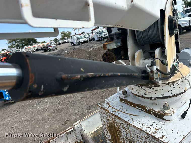 image for item EG1067 2007 Freightliner  Business Class M2 Crew Cab utility / service truck