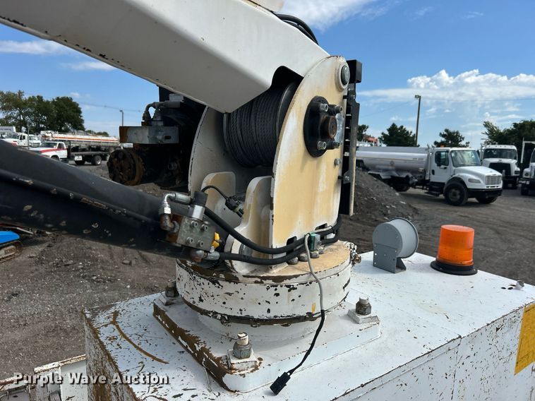 image for item EG1067 2007 Freightliner  Business Class M2 Crew Cab utility / service truck