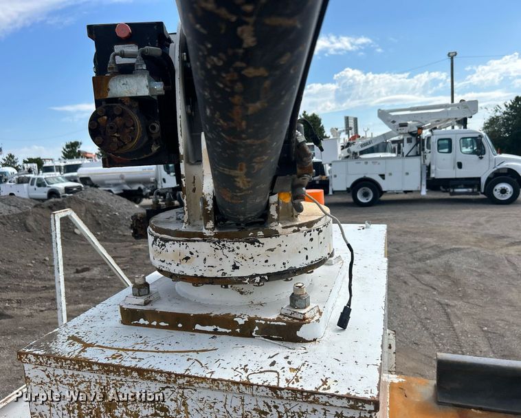 image for item EG1067 2007 Freightliner  Business Class M2 Crew Cab utility / service truck