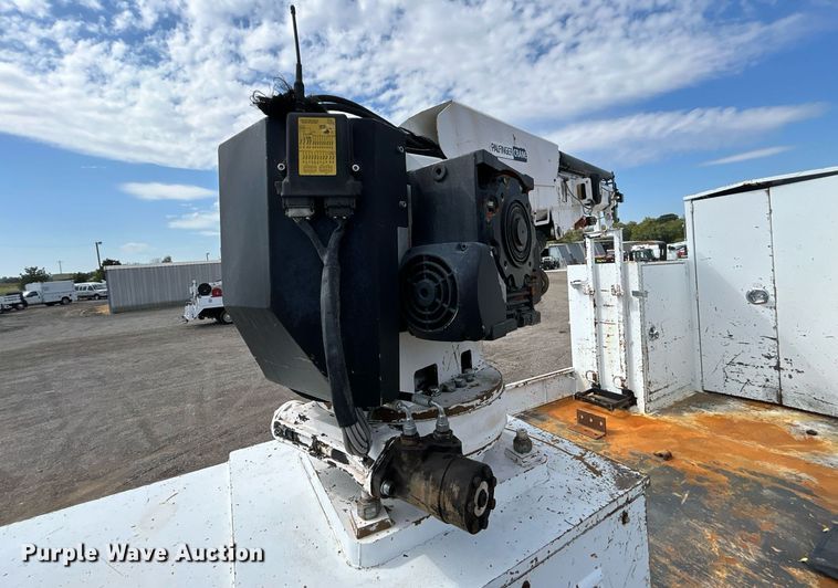 image for item EG1067 2007 Freightliner  Business Class M2 Crew Cab utility / service truck