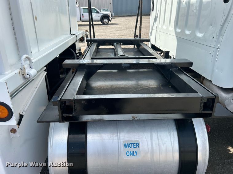 image for item EG1067 2007 Freightliner  Business Class M2 Crew Cab utility / service truck