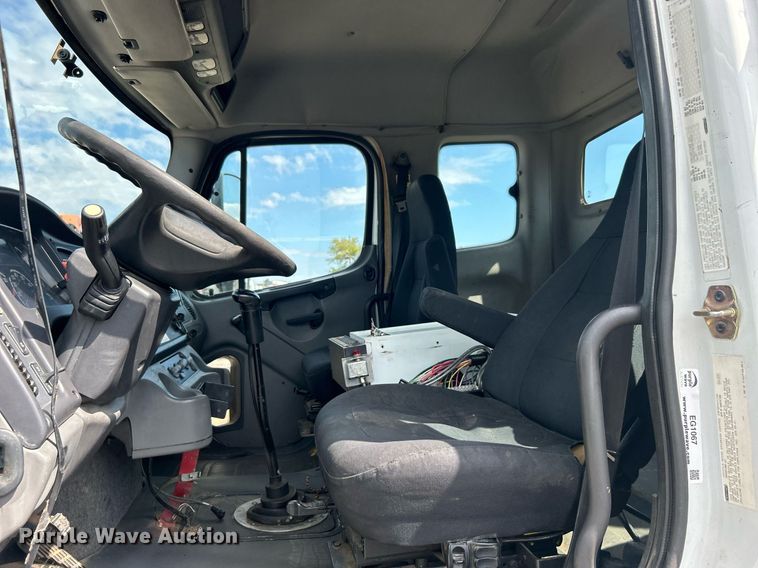 image for item EG1067 2007 Freightliner  Business Class M2 Crew Cab utility / service truck