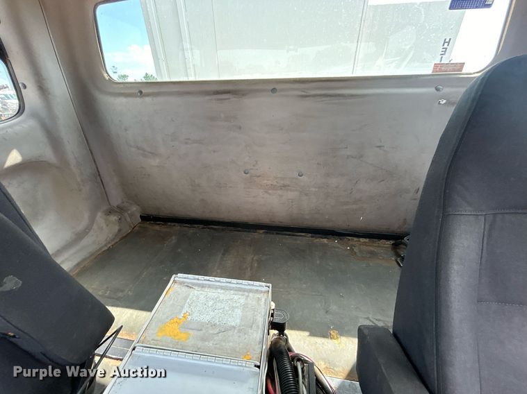 image for item EG1067 2007 Freightliner  Business Class M2 Crew Cab utility / service truck