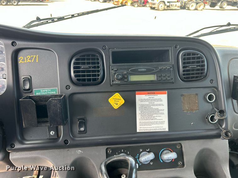 image for item EG1067 2007 Freightliner  Business Class M2 Crew Cab utility / service truck