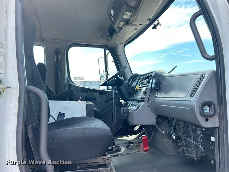 image for item EG1067 2007 Freightliner  Business Class M2 Crew Cab utility / service truck