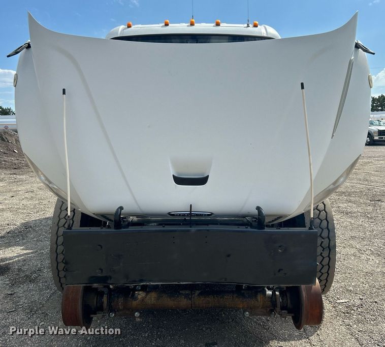 image for item EG1067 2007 Freightliner  Business Class M2 Crew Cab utility / service truck