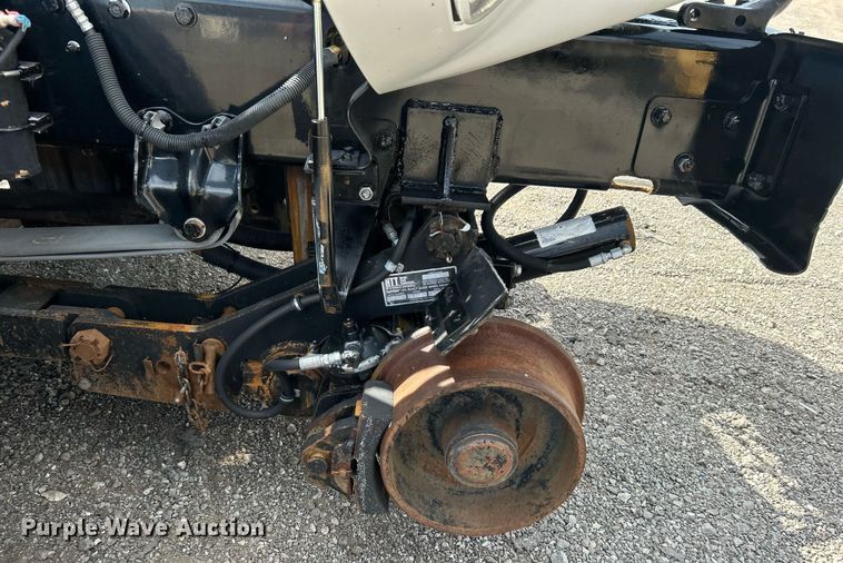 image for item EG1067 2007 Freightliner  Business Class M2 Crew Cab utility / service truck