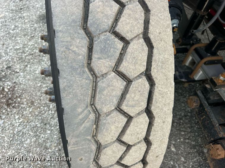 image for item EG1067 2007 Freightliner  Business Class M2 Crew Cab utility / service truck