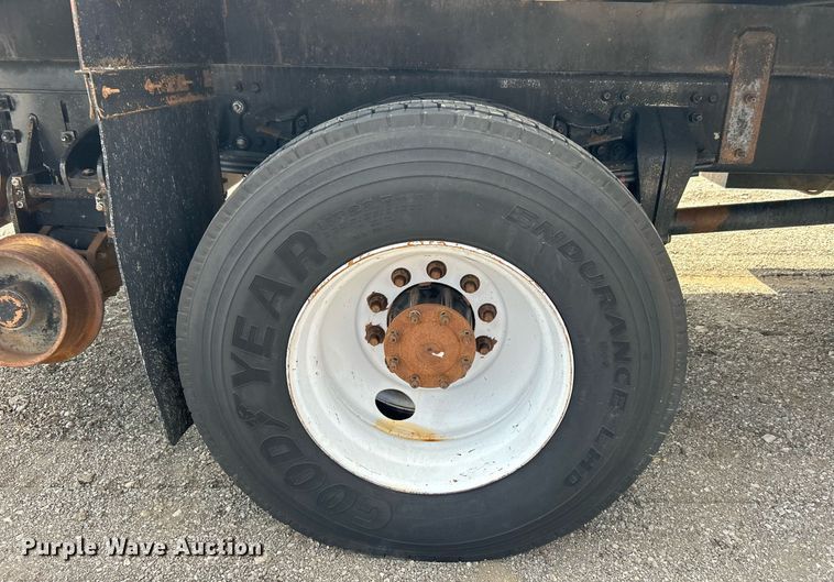 image for item EG1067 2007 Freightliner  Business Class M2 Crew Cab utility / service truck