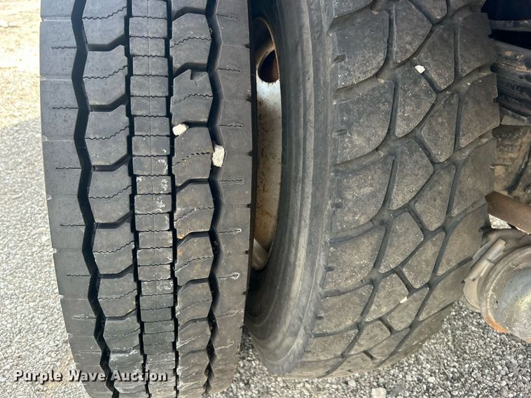 image for item EG1067 2007 Freightliner  Business Class M2 Crew Cab utility / service truck