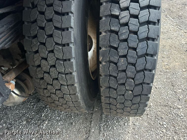 image for item EG1067 2007 Freightliner  Business Class M2 Crew Cab utility / service truck