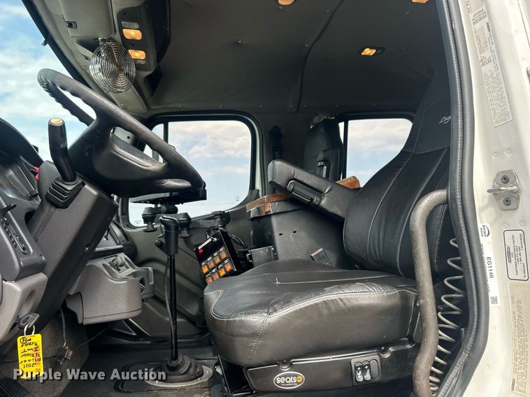 image for item EG1146 2012 Freightliner  Business Class M2 Crew Cab utility / service truck