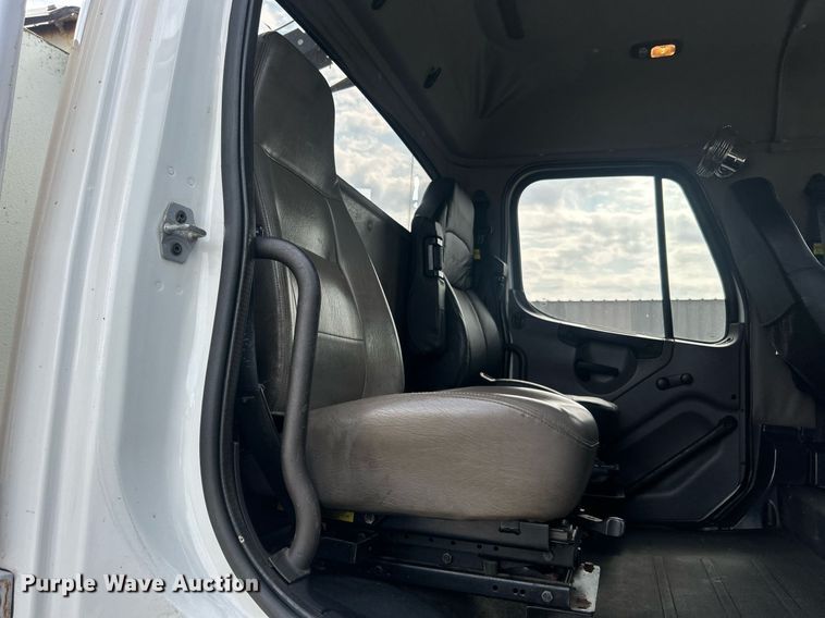 image for item EG1146 2012 Freightliner  Business Class M2 Crew Cab utility / service truck